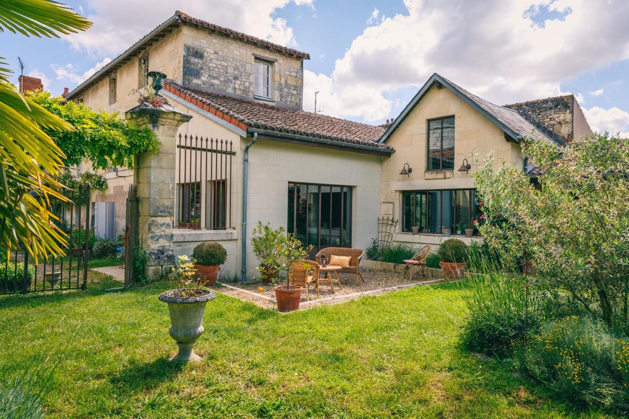 Hotel Le Prieure Sainte Croix à Loudun Extérieur photo