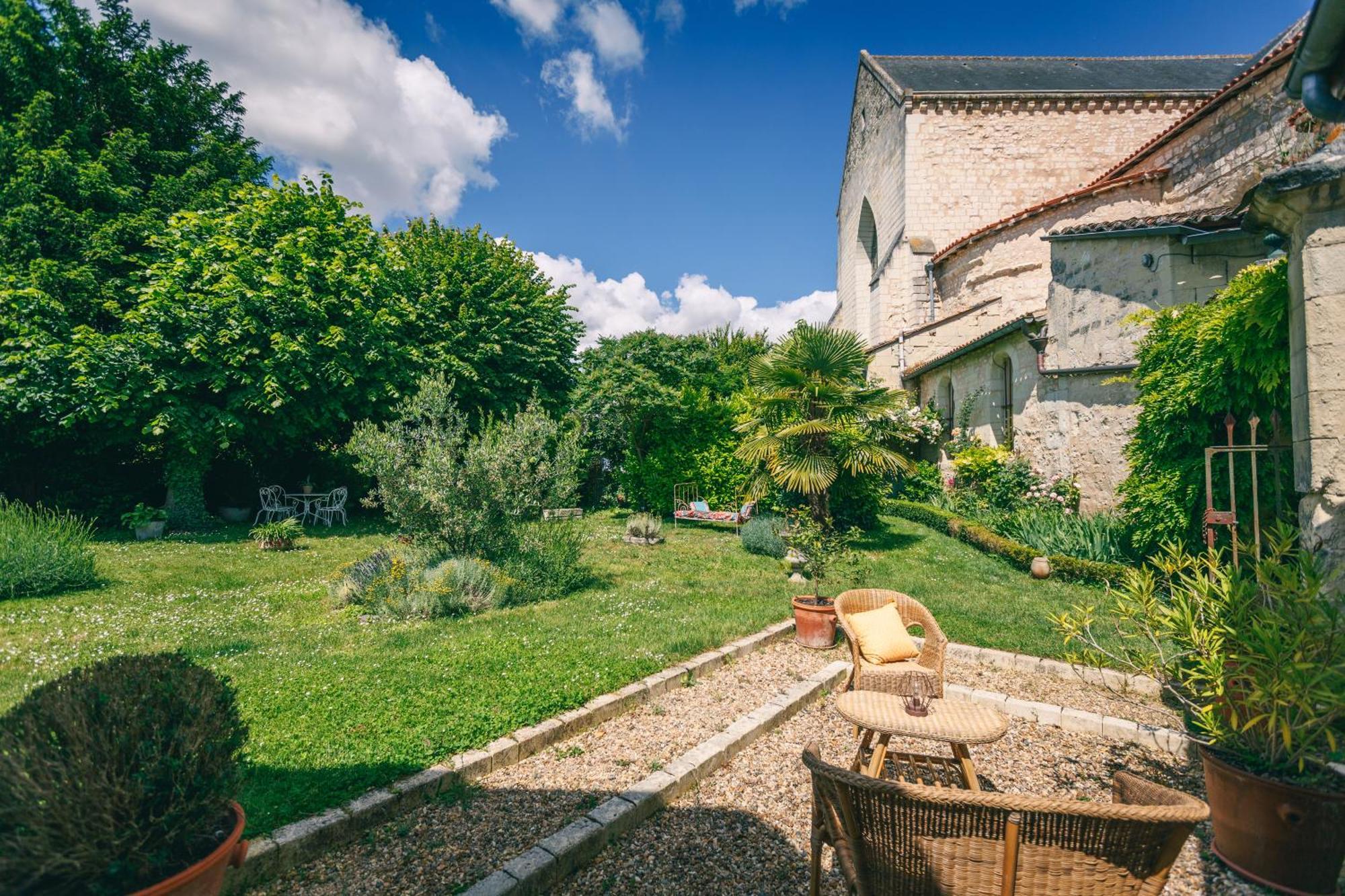 Hotel Le Prieure Sainte Croix à Loudun Extérieur photo