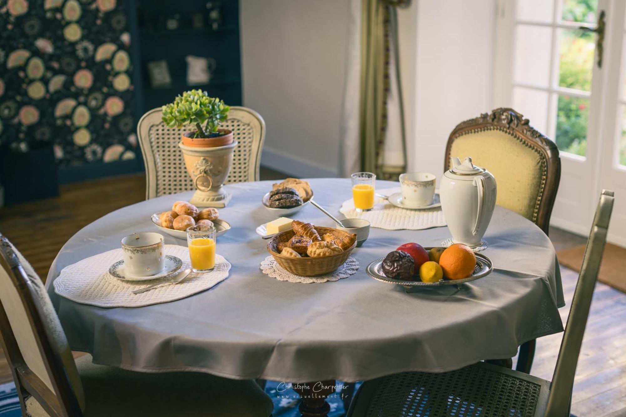 Hotel Le Prieure Sainte Croix à Loudun Extérieur photo